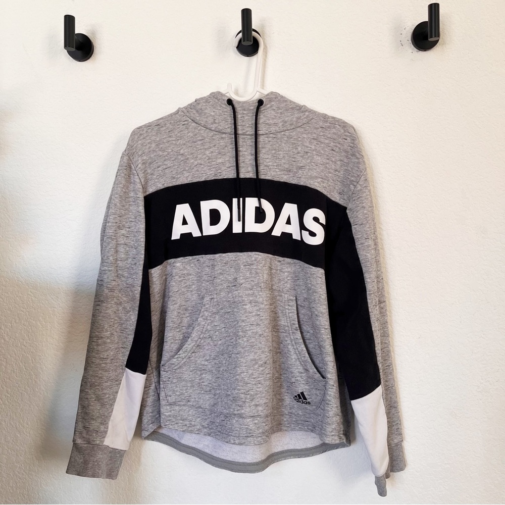 Gray Adidas Sweater Women’s Size Large Cotton and Polyester sweater